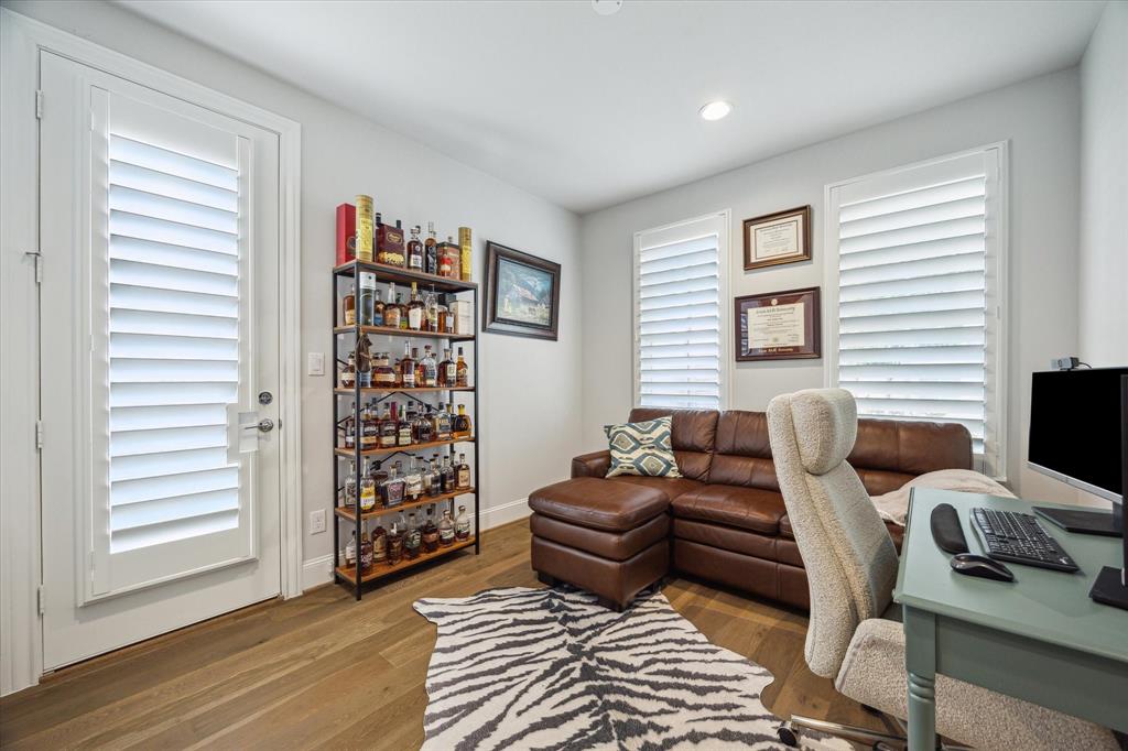 2421 W Kolbe Lane, Houston, Texas image 18