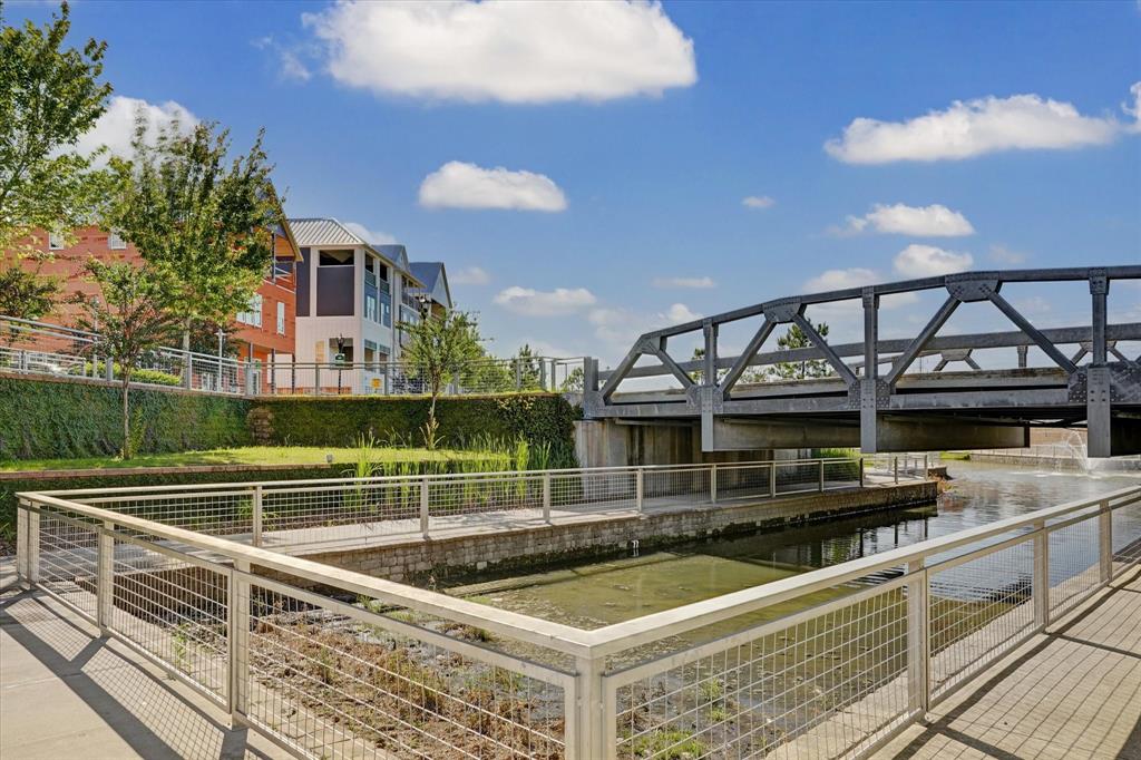 2421 W Kolbe Lane, Houston, Texas image 24