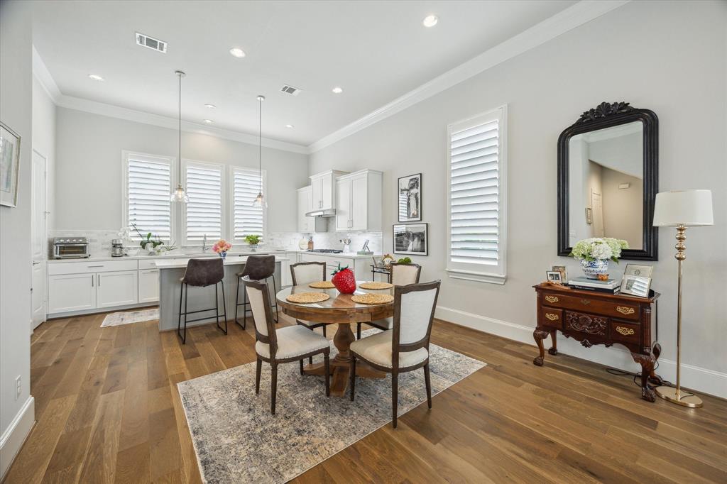 2421 W Kolbe Lane, Houston, Texas image 9
