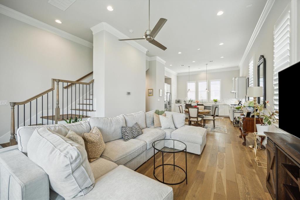 2421 W Kolbe Lane, Houston, Texas image 5