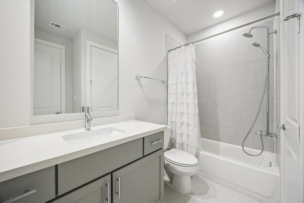 2421 W Kolbe Lane, Houston, Texas image 17