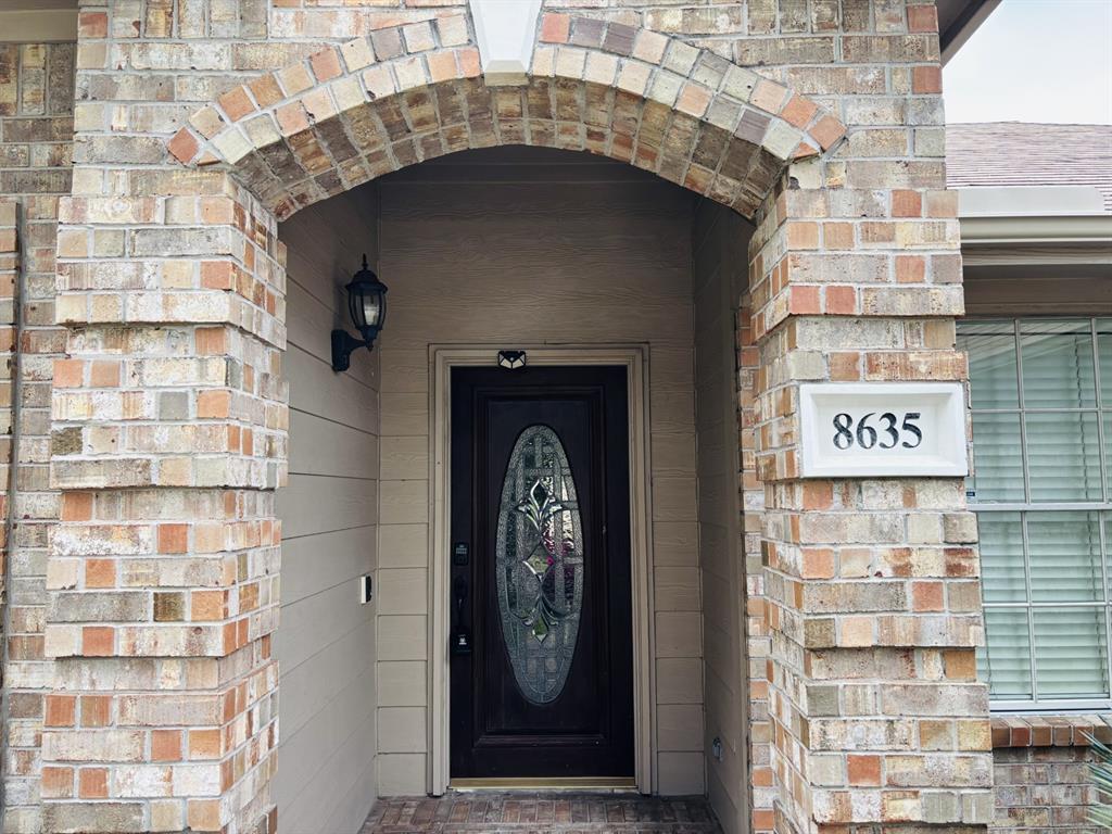 8635 Westcove Cir
