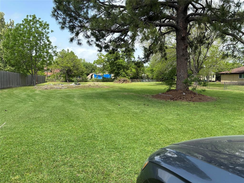 2509 Barbers Hill Road, Highlands, Texas image 5