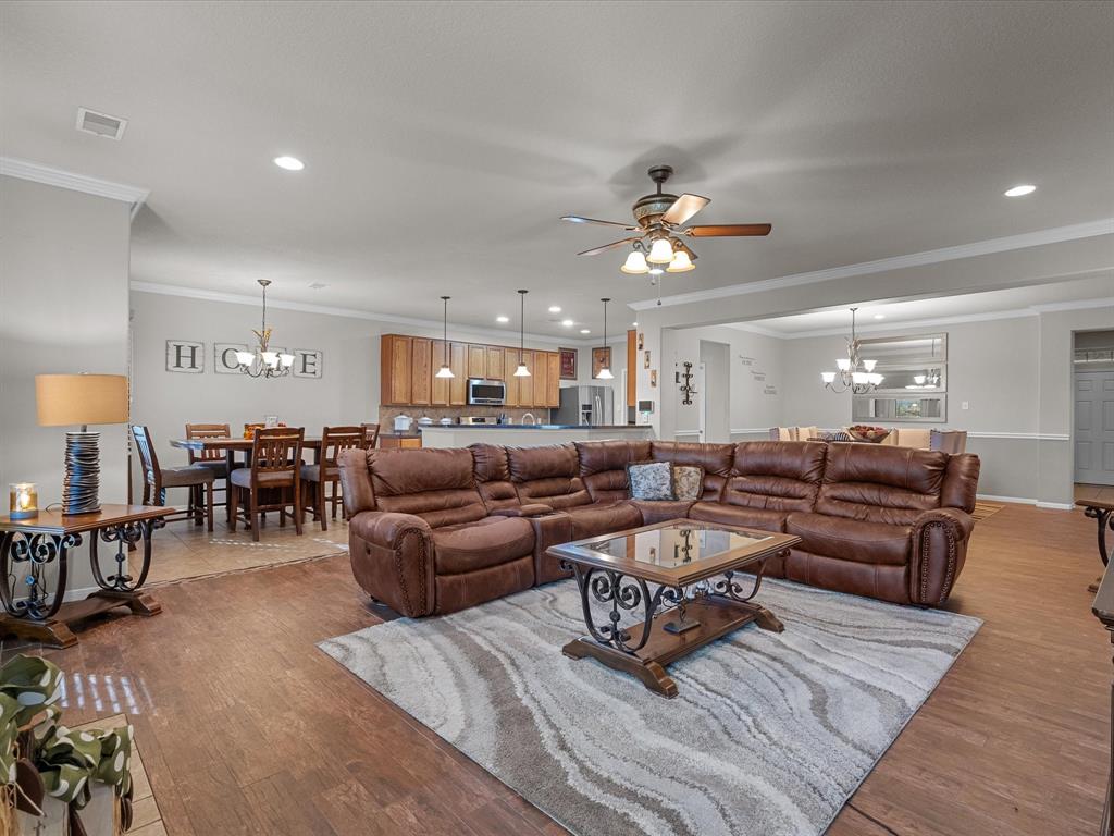 5922 Rosemary Circle, Baytown, Texas image 2