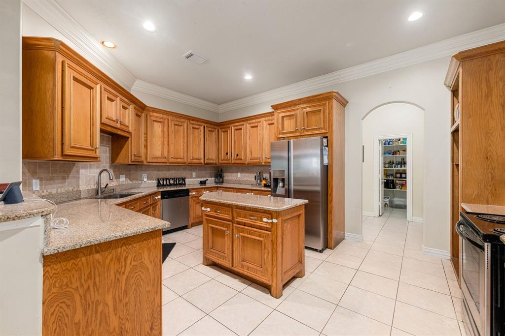 19509 Desna Drive, Porter, Texas image 11