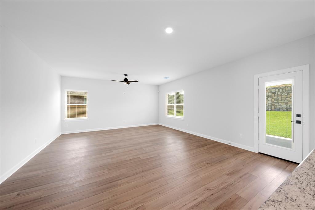 6179 White Spruce Drive, Conroe, Texas image 4