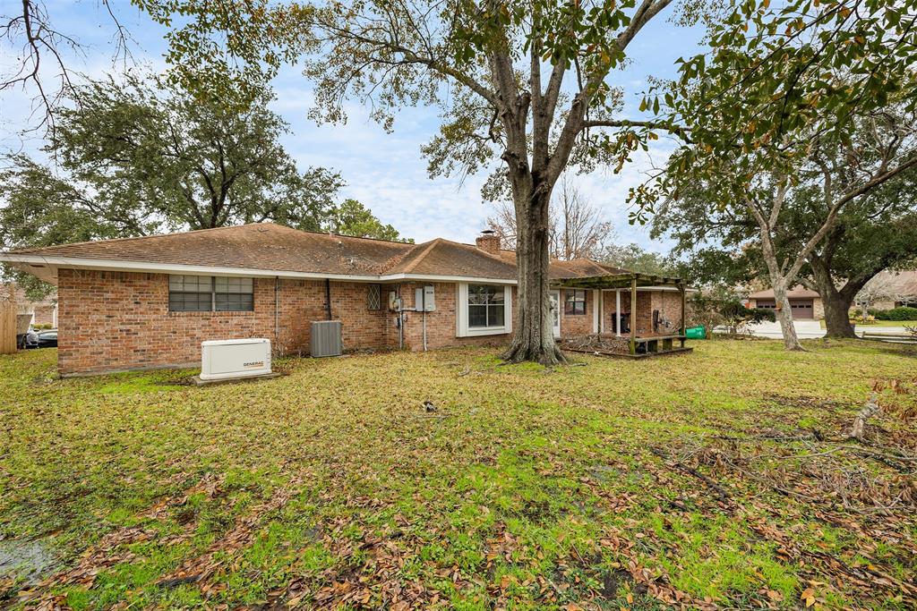 801 Friars Lane, Baytown, Texas image 25