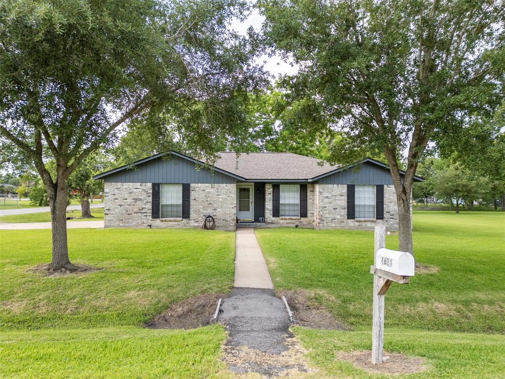 4801 36th Street, Dickinson, Texas image 2