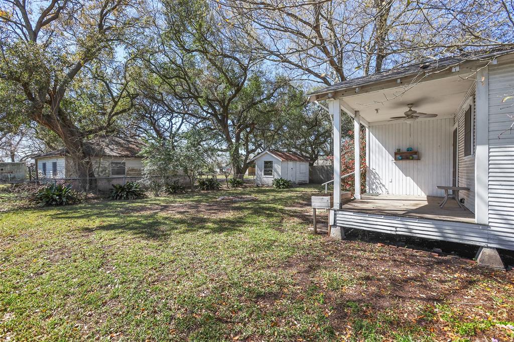 309 W Wallisville Road, Highlands, Texas image 21