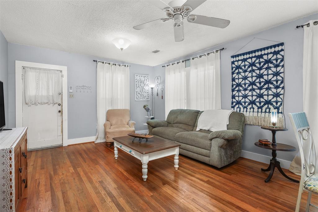 309 W Wallisville Road, Highlands, Texas image 6