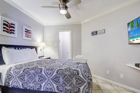 Condominium in Galveston TX 6300 Seawall Boulevard 21.jpg