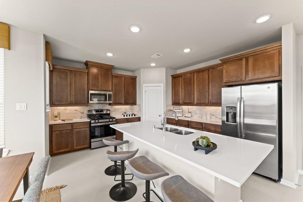 7727 Meadow Mouse Lane, Katy, Texas image 9