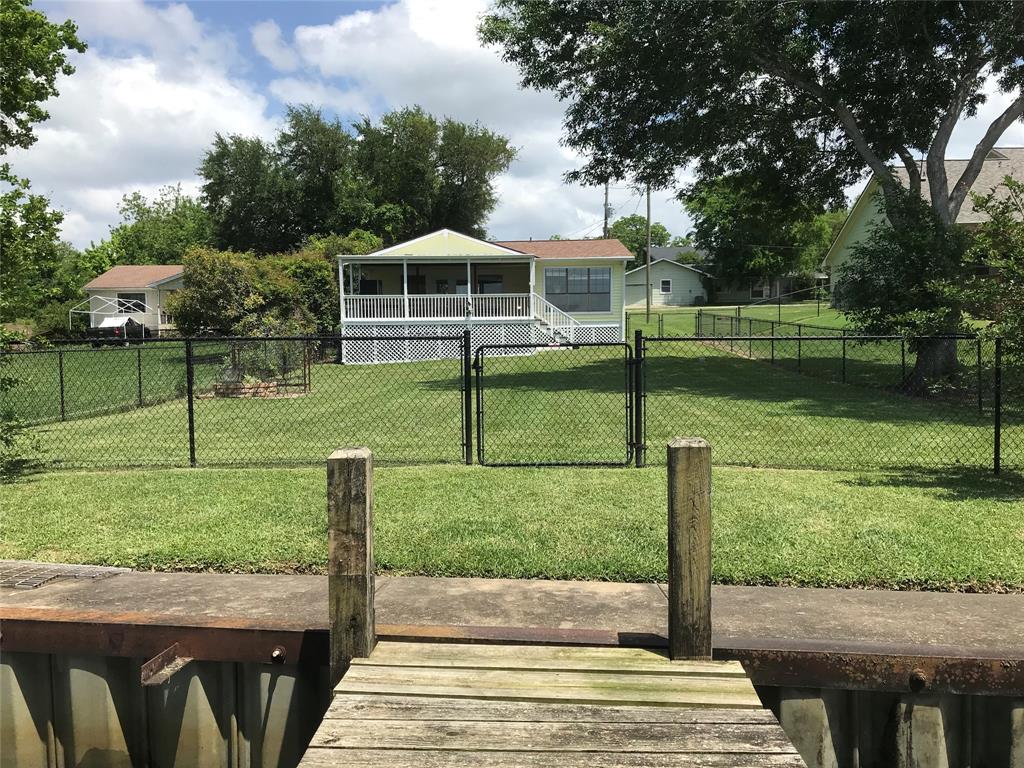 104 Bayside Street, Livingston, Texas image 2