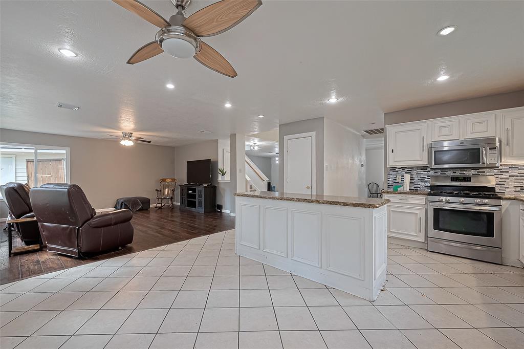 18346 Pine Post Court, Porter, Texas image 9