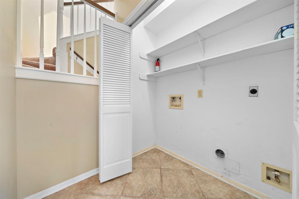 1714 Briarmoor Court, Houston, Texas image 17