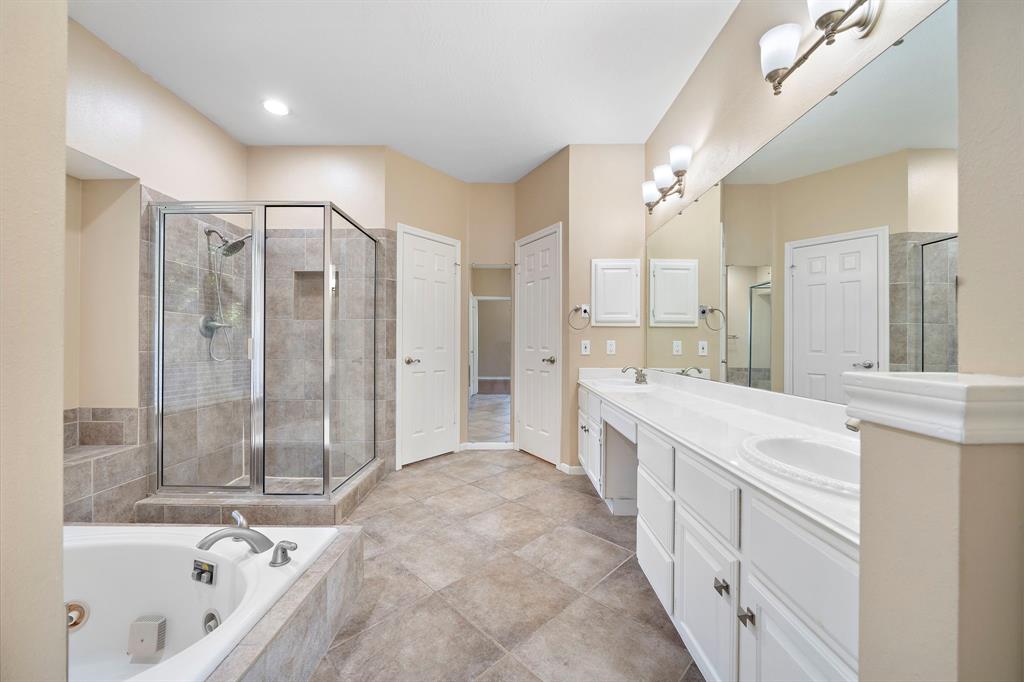 1714 Briarmoor Court, Houston, Texas image 15