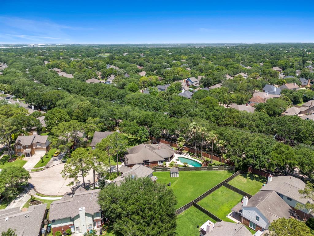 1714 Briarmoor Court, Houston, Texas image 38