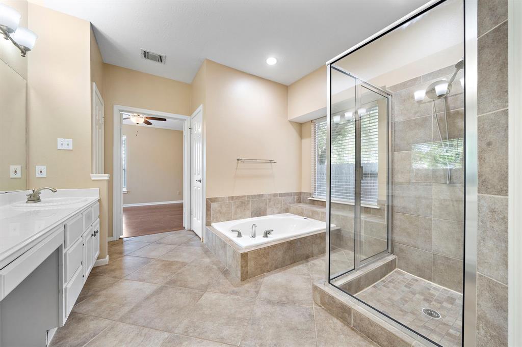 1714 Briarmoor Court, Houston, Texas image 14