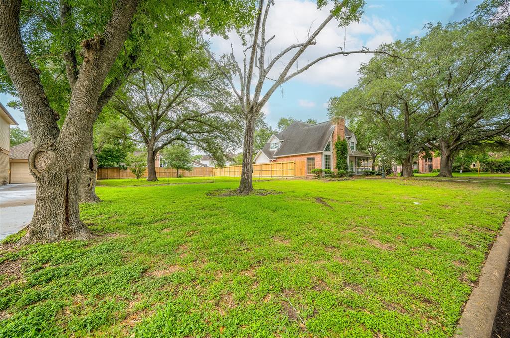 Hoveden Drive, Katy, Texas image 14