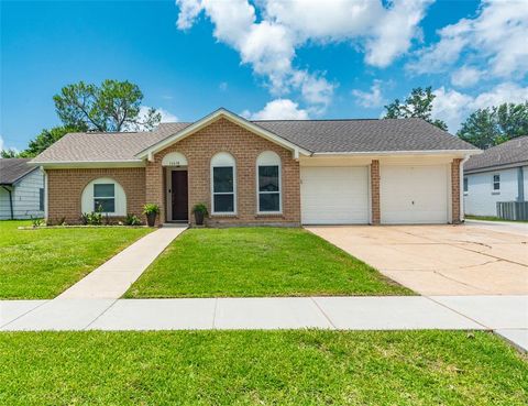 Single Family Residence in La Porte TX 10438 Quiet Hill Road.jpg