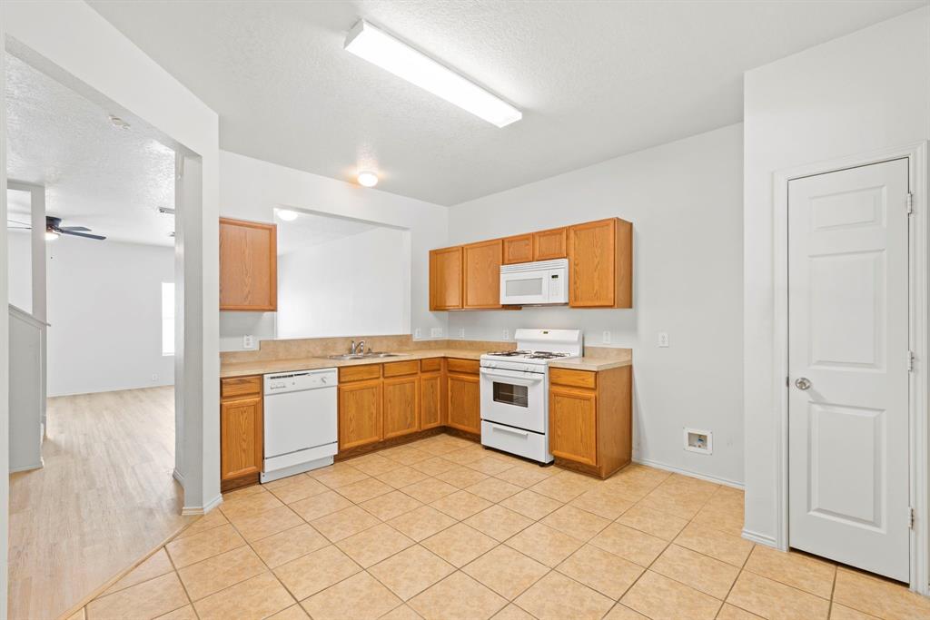 23831 Single Oak Street, Spring, Texas image 8