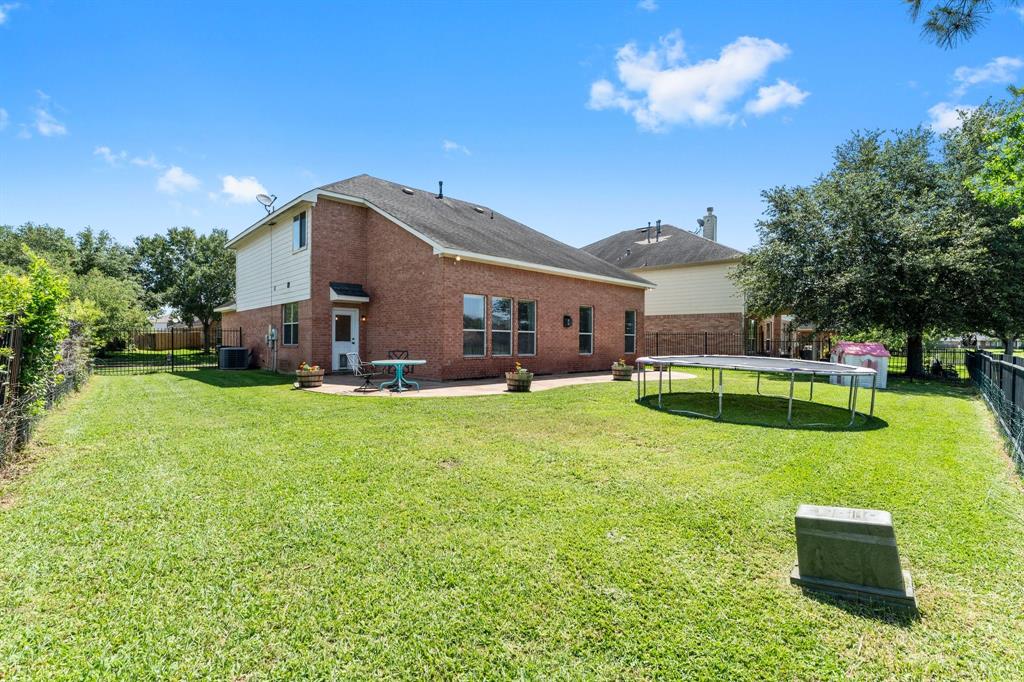 7610 Summer Night Lane, Rosenberg, Texas image 31
