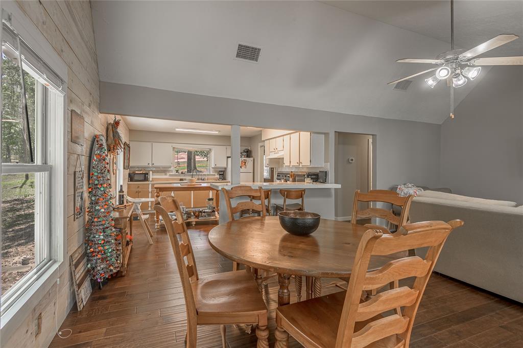 301 Chestnut Bend, Huntsville, Texas image 11
