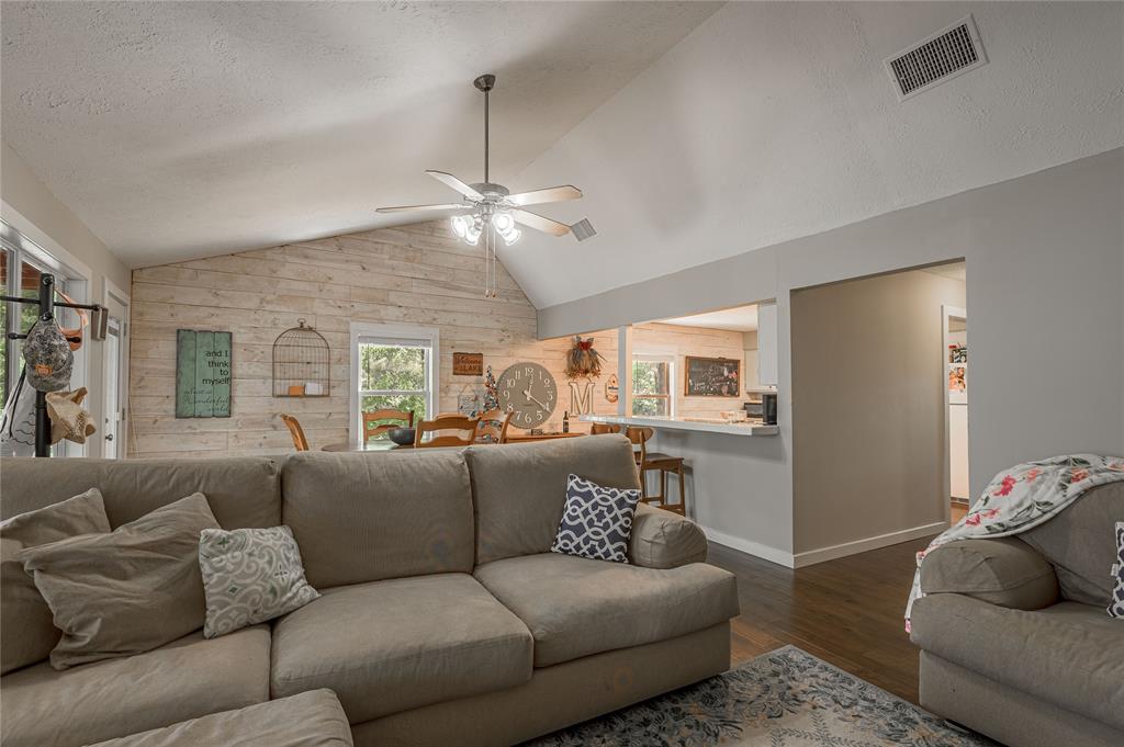 301 Chestnut Bend, Huntsville, Texas image 14