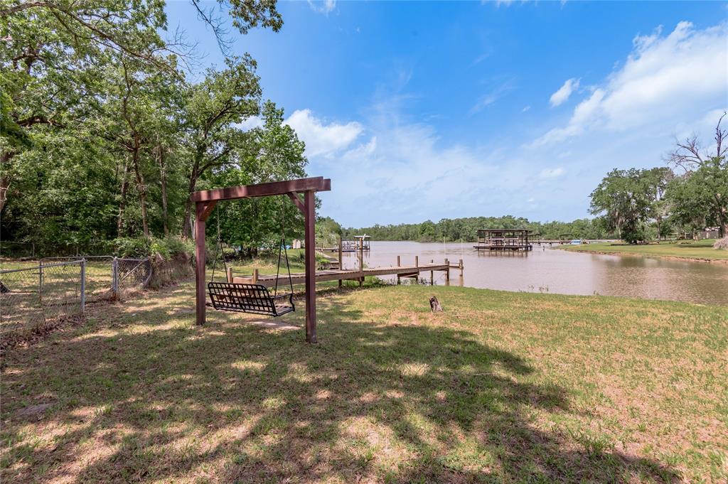 301 Chestnut Bend, Huntsville, Texas image 30