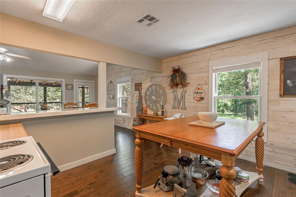 301 Chestnut Bend, Huntsville, Texas image 8