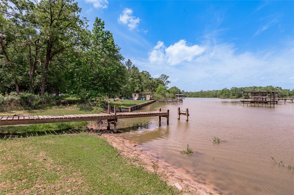 301 Chestnut Bend, Huntsville, Texas image 32