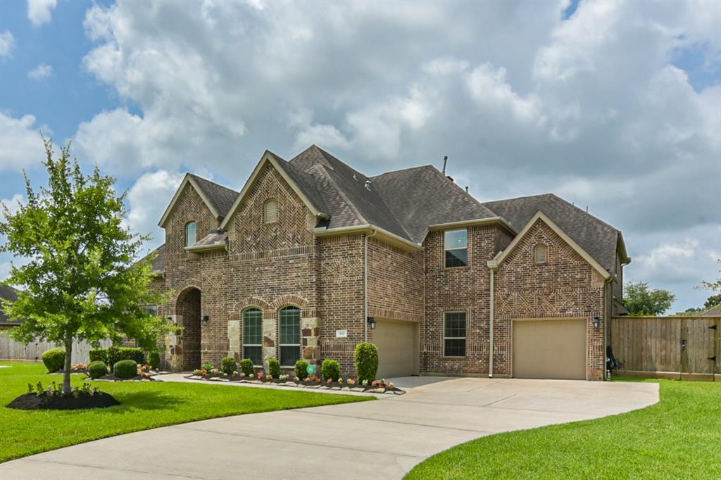 902 Longleaf Court