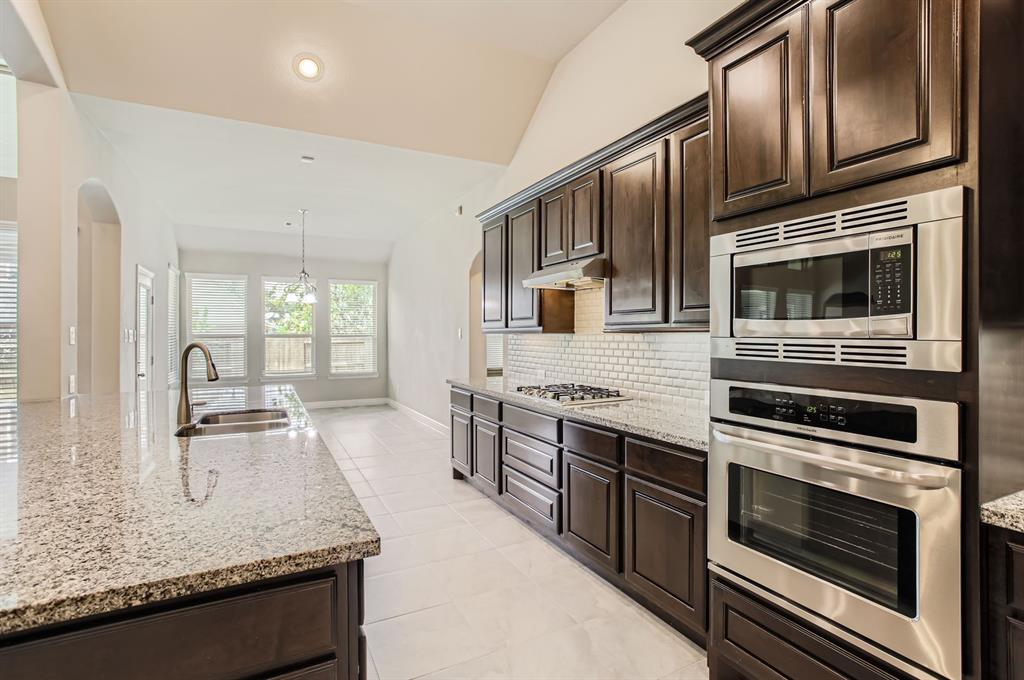 2044 Doolan Drive, Conroe, Texas image 12