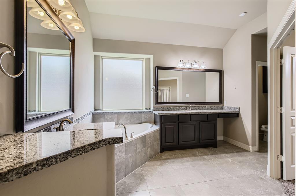 2044 Doolan Drive, Conroe, Texas image 18
