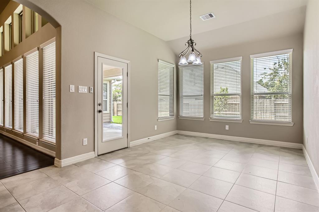 2044 Doolan Drive, Conroe, Texas image 13