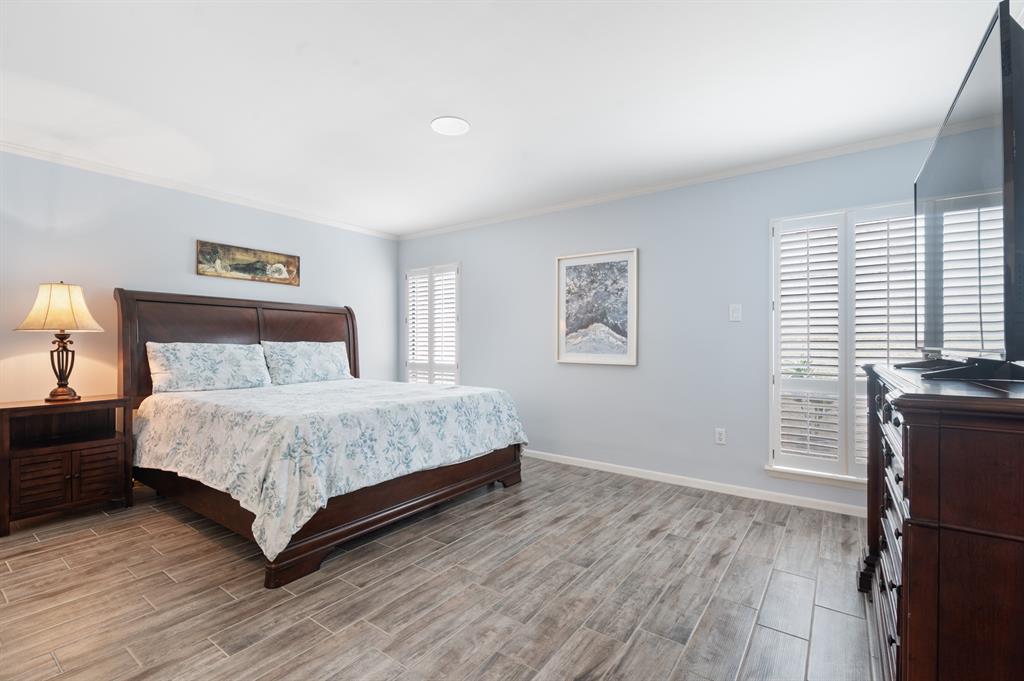 407 E Fair Harbor Lane, Houston, Texas image 19