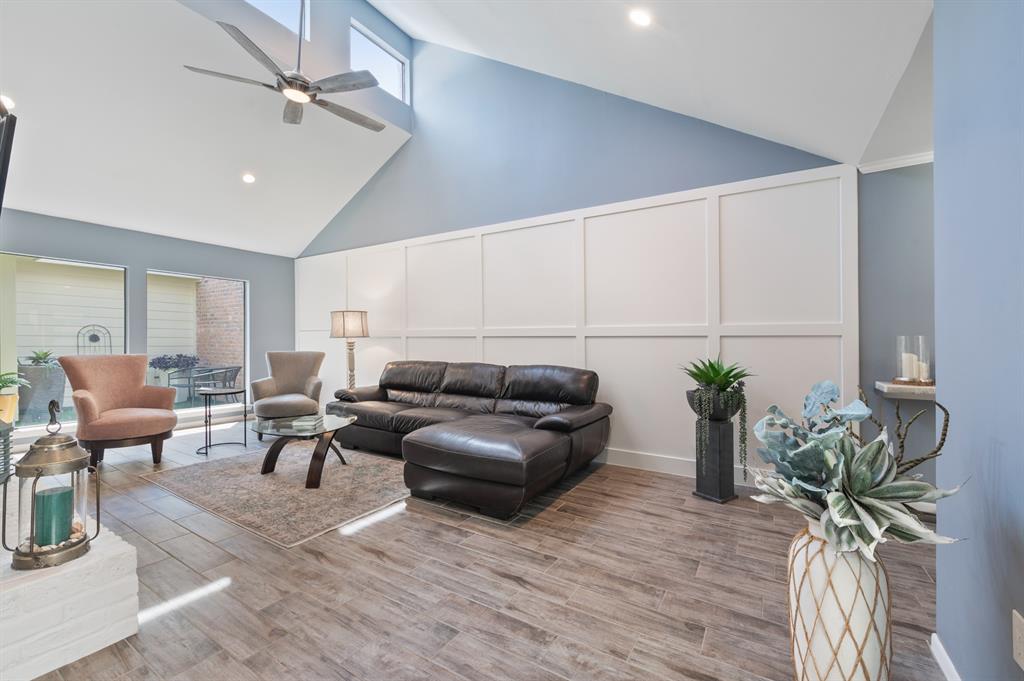 407 E Fair Harbor Lane, Houston, Texas image 7