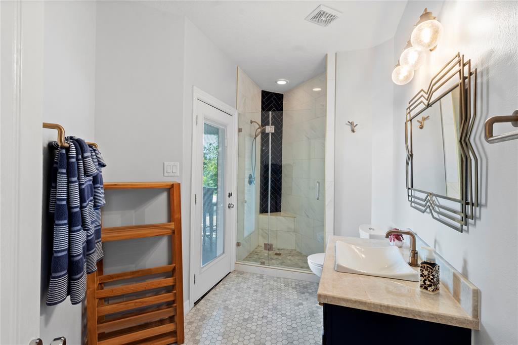 310 Quail Ridge Lane, Dickinson, Texas image 17