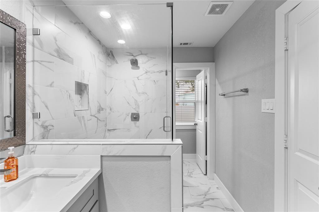 11207 Wood Lodge Drive, Houston, Texas image 19