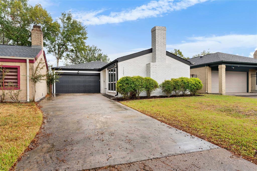 11207 Wood Lodge Drive, Houston, Texas image 8