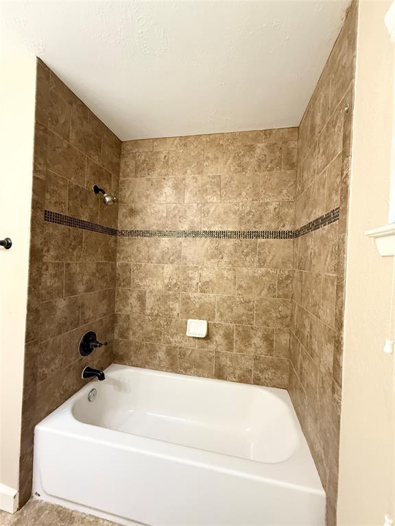 2114 Cedar Street, Pearland, Texas image 24