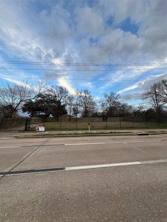 302 N Highway 146, Baytown, Texas image 1