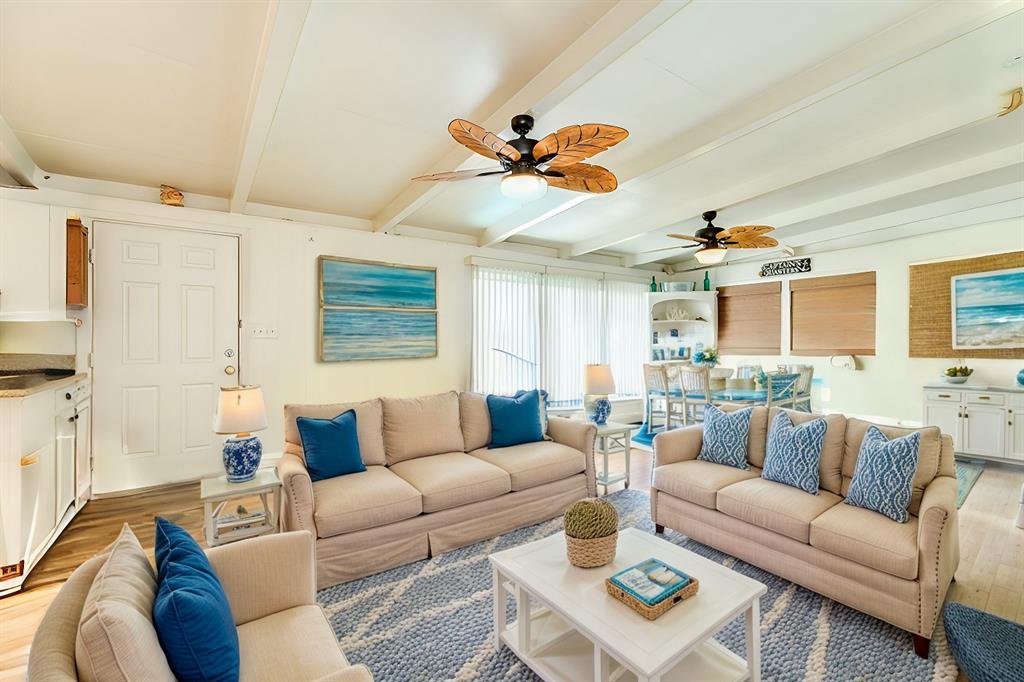 719 Seashell Drive, Surfside Beach, Texas image 2