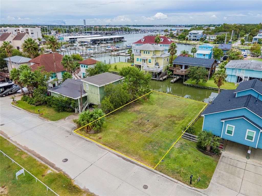 1014 Aspen Road, Clear Lake Shores, Texas image 1