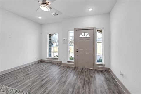 Duplex in Houston TX 5021 Mallow Street 3.jpg