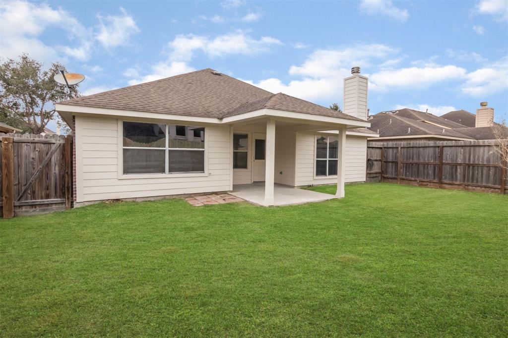 10522 Pine Meadows Boulevard, Baytown, Texas image 26