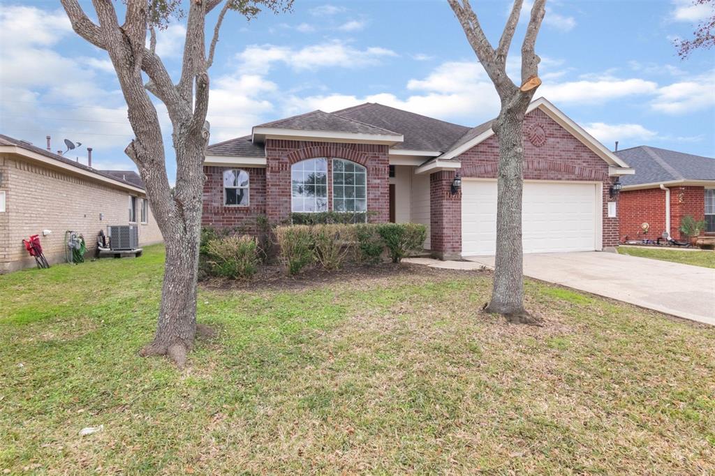 10522 Pine Meadows Boulevard, Baytown, Texas image 3