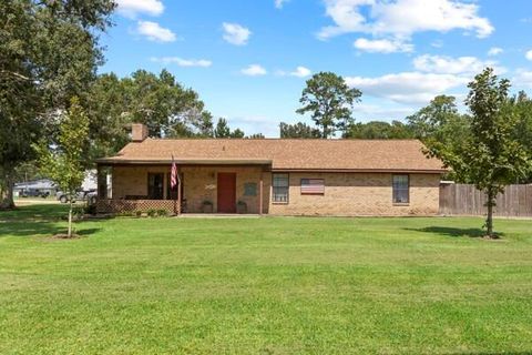 Photo of 4902 Magnolia Lane, Old River-Winfree, TX 77535 (MLS # 3302435)