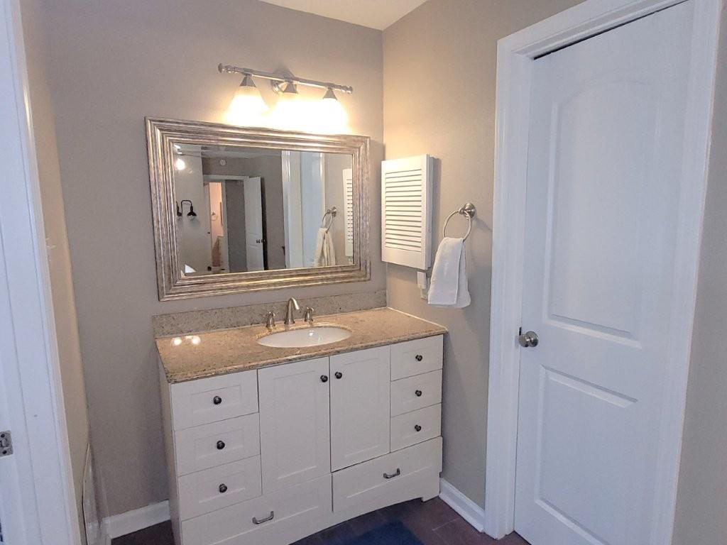 7110 W Mockingbird Lane, Pearland, Texas image 17