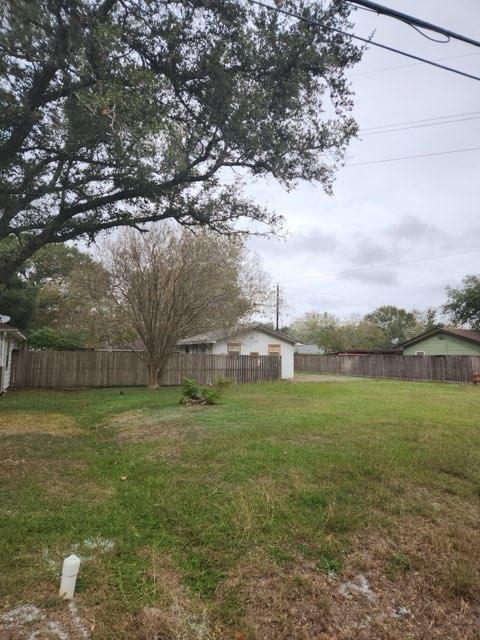 1908 W Norris Street, El Campo, Texas image 4